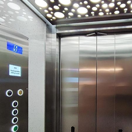 Filinhome Trg Mladenaca Νόβι Σαντ Εξωτερικό φωτογραφία