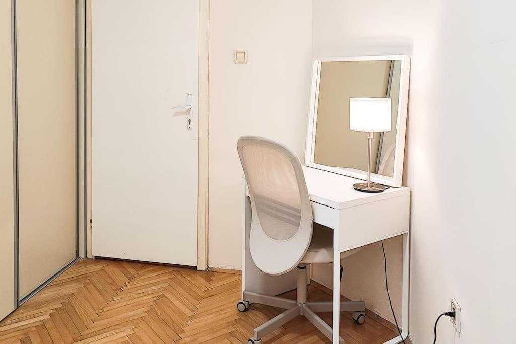 Filinhome Trg Mladenaca Νόβι Σαντ Εξωτερικό φωτογραφία