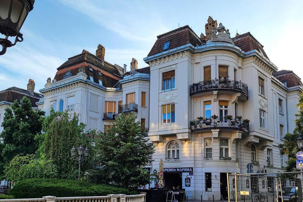 Filinhome Trg Mladenaca Νόβι Σαντ Εξωτερικό φωτογραφία